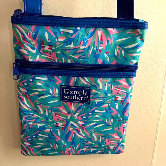 ๐ธ๐ธEUC Simply Southern Crossbody Bag ๐ธ๐ธ - Picture 1 of 3